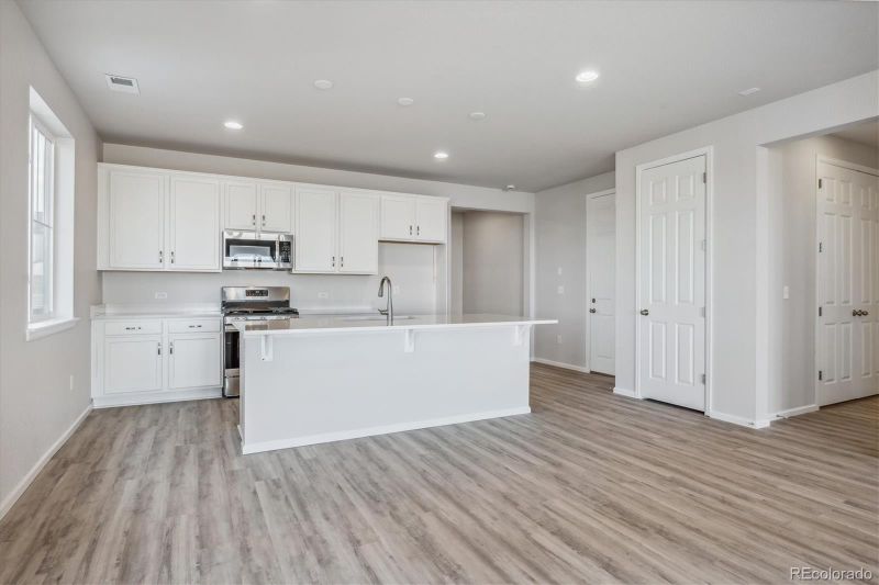 605 Fattire Pl, Johnstown, CO 80534