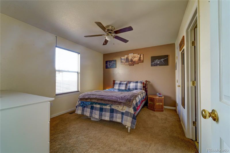 55489 E 31st Ave, Strasburg, CO 80136