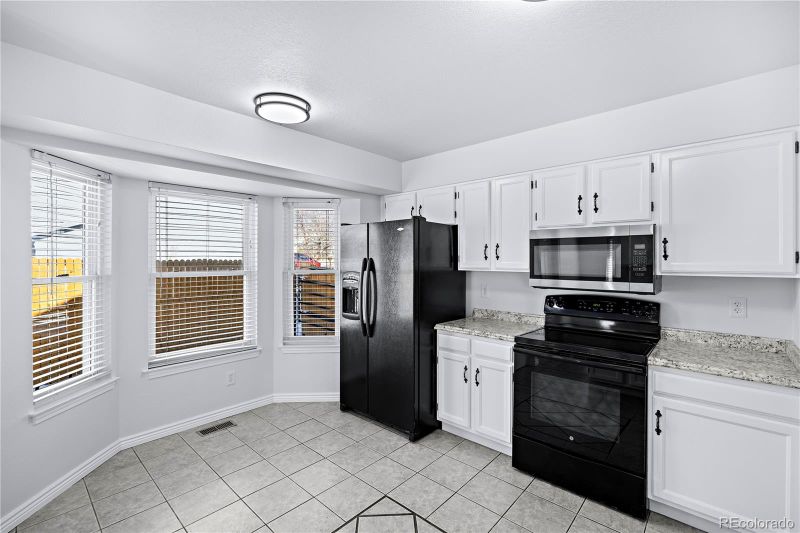 3483 Mountainside Dr, Colorado Springs, CO 80918