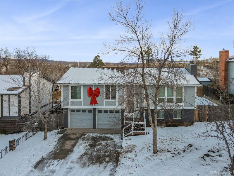 915 Valkenburg Dr, Colorado Springs, CO 80907