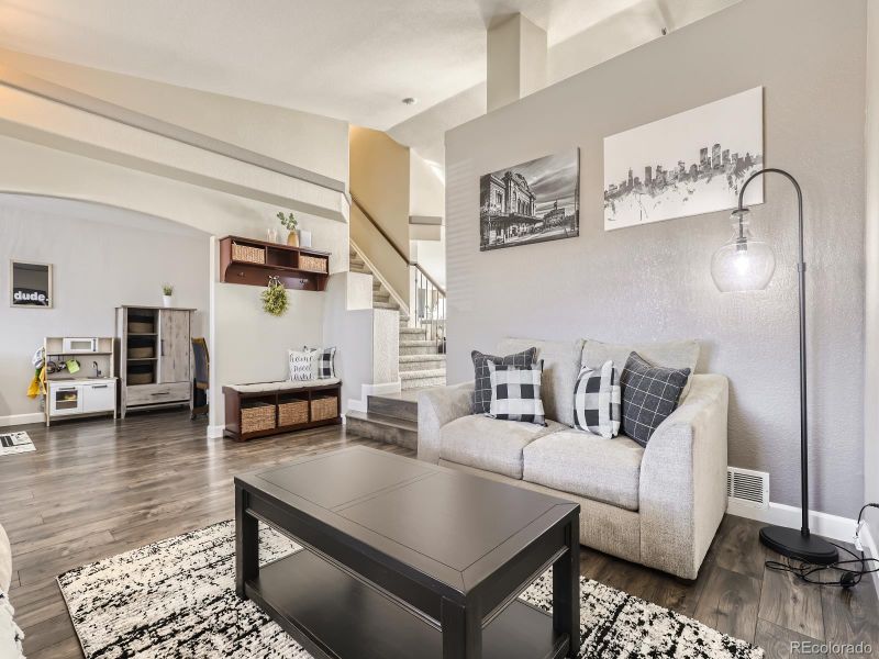 19726 E 40th Pl, Denver, CO 80249
