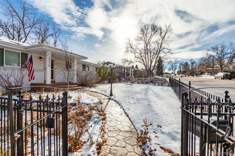 6570 S Cedar St, Littleton, CO 80120