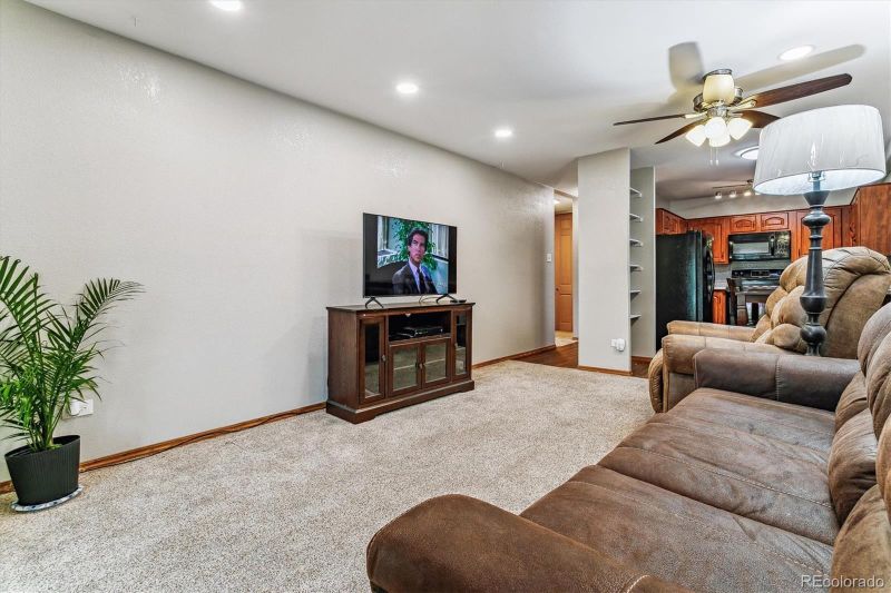 675 S Clinton St #3A, Denver, CO 80247