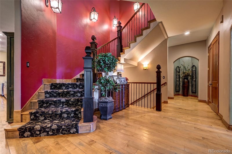 2471 W Peakview Ct, Littleton, CO 80120