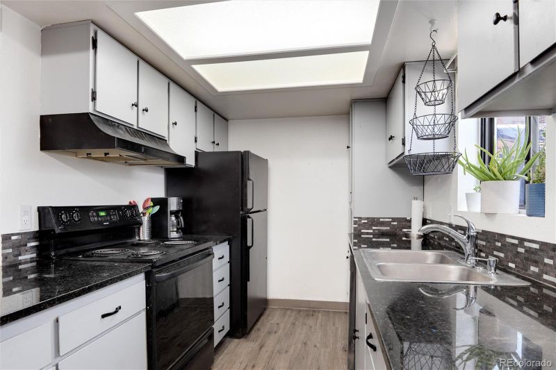 4661 S Decatur St #302, Englewood, CO 80110