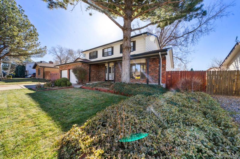 7 Oakbridge Dr, Pueblo, CO 81001