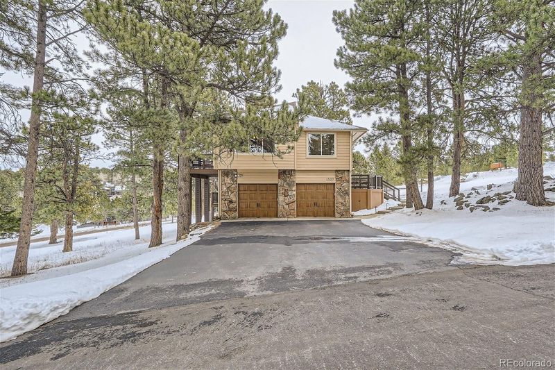 1527 Shooting Star Dr, Golden, CO 80401