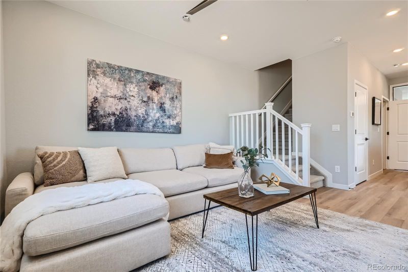 27672 E 1st Ave, Aurora, CO 80018