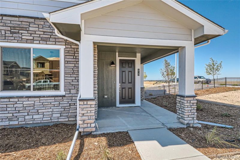27692 E 1st Ave, Aurora, CO 80018