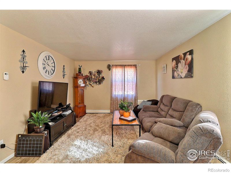 810 38th St, Evans, CO 80620