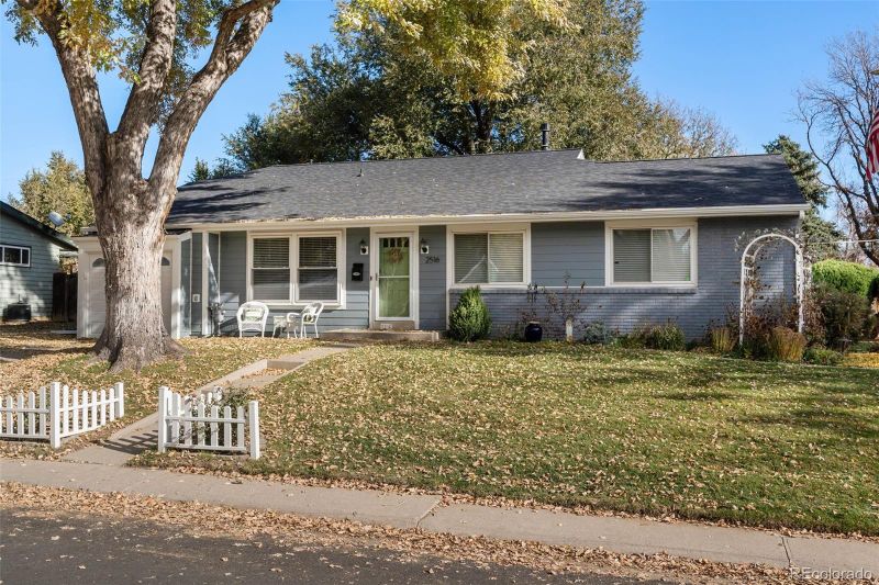 2516 S Clermont St, Denver, CO 80222