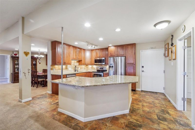 595 S Alton Way #6D, Denver, CO 80247