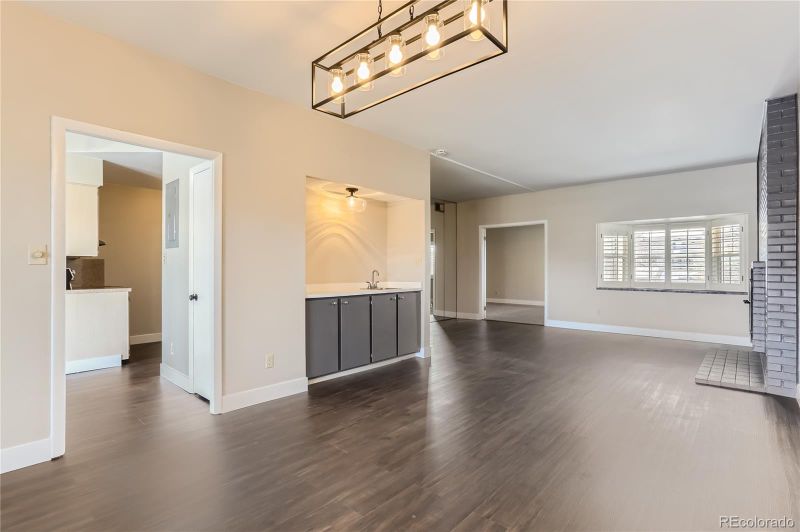 4250 S Olive St #205, Denver, CO 80237