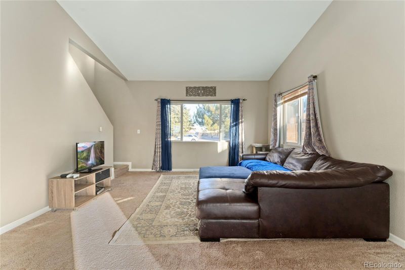 2615 Devonshire Ct, Thornton, CO 80229