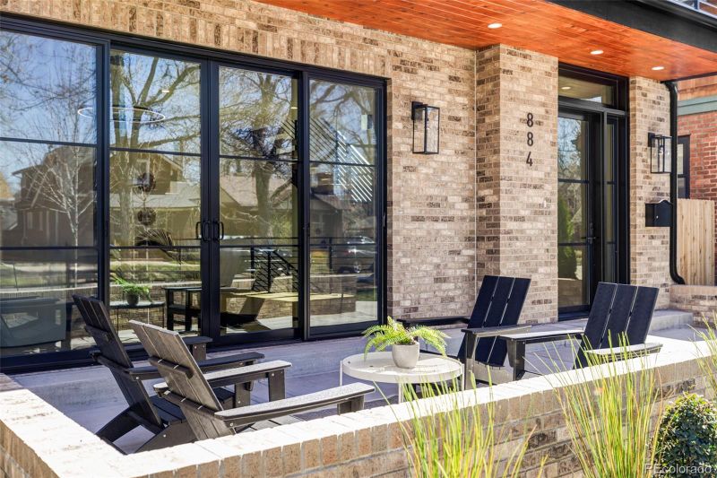 884 S Vine St, Denver, CO 80209