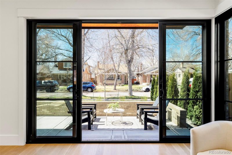 884 S Vine St, Denver, CO 80209