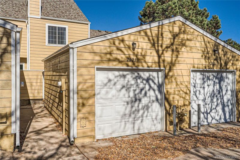 2023 S Balsam St, Lakewood, CO 80227