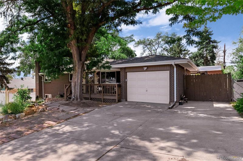 6477 Ammons St, Arvada, CO 80004