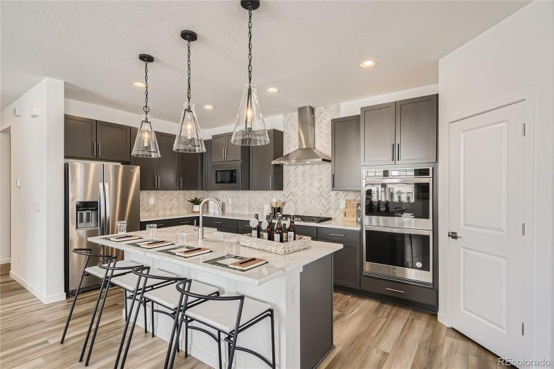 8541 Arriba Dr, Littleton, CO 80125
