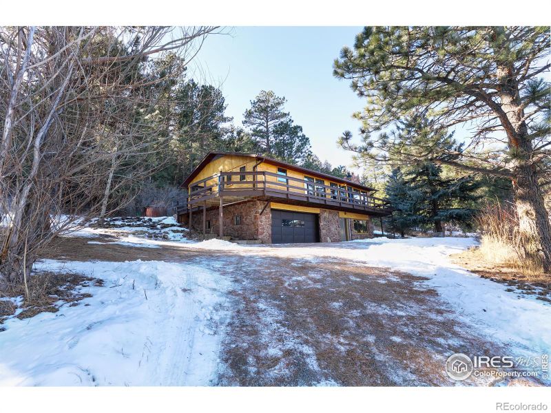 358 Deer Ln, Lyons, CO 80540