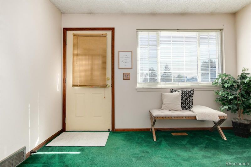 6325 S Johnson St, Littleton, CO 80123