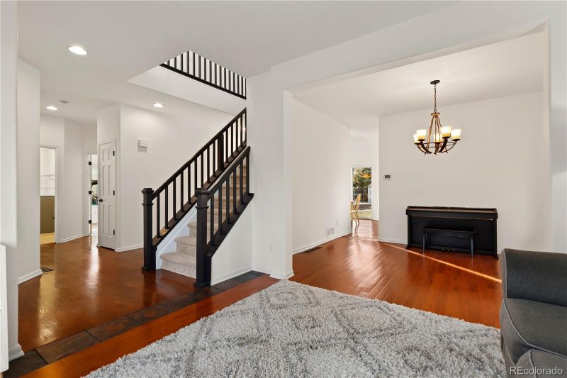 9483 S Hackberry Ln, Highlands Ranch, CO 80129