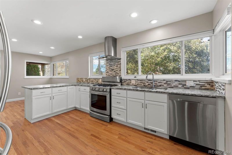 9560 W 38th Ave, Wheat Ridge, CO 80033