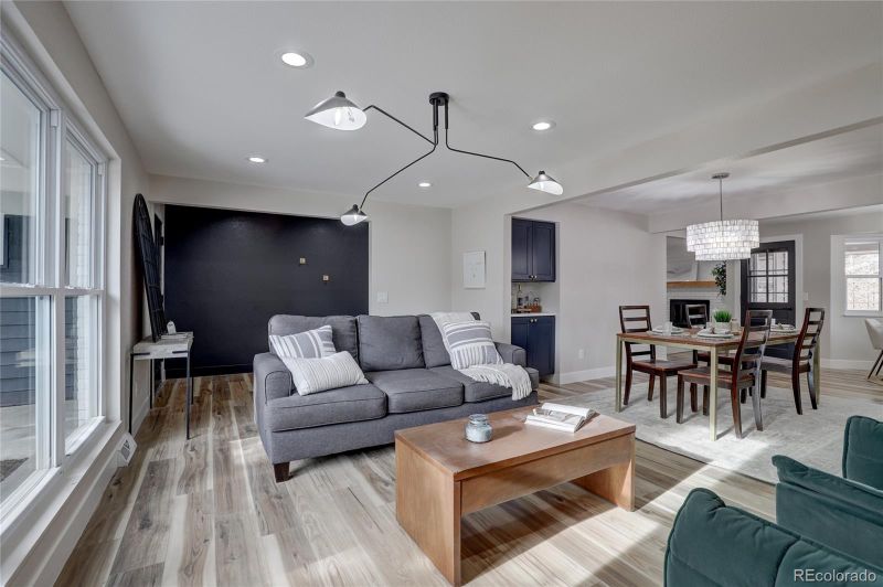 6431 W Elmhurst Ave, Littleton, CO 80128