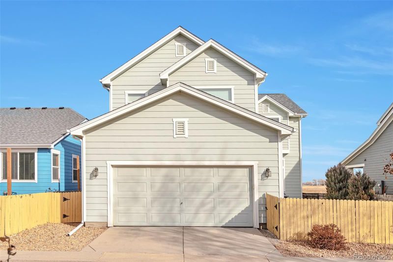 715 Summer Hawk Dr, Longmont, CO 80504
