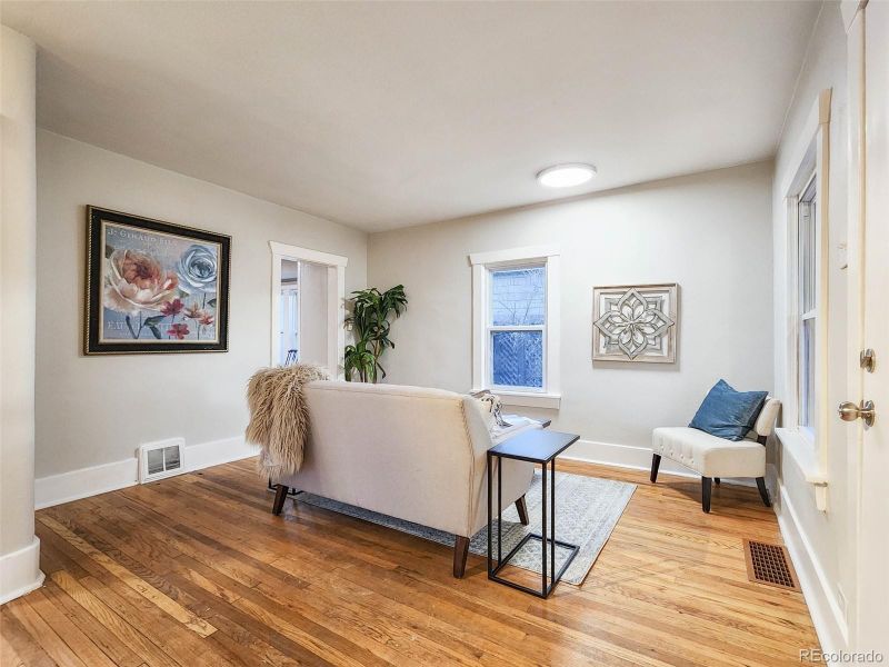 3234 S Logan St, Englewood, CO 80113