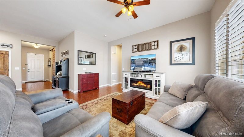 22522 E Del Norte Dr, Aurora, CO 80016