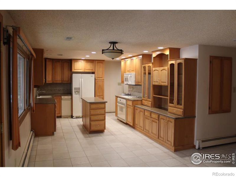 142 N Edmund Ave, Haxtun, CO 80731