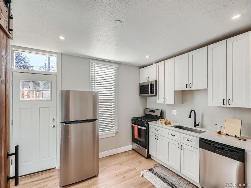 1132 W 9th Ave, Denver, CO 80204
