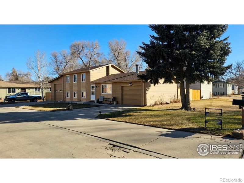 1254 Lanyon Ln, Longmont, CO 80503