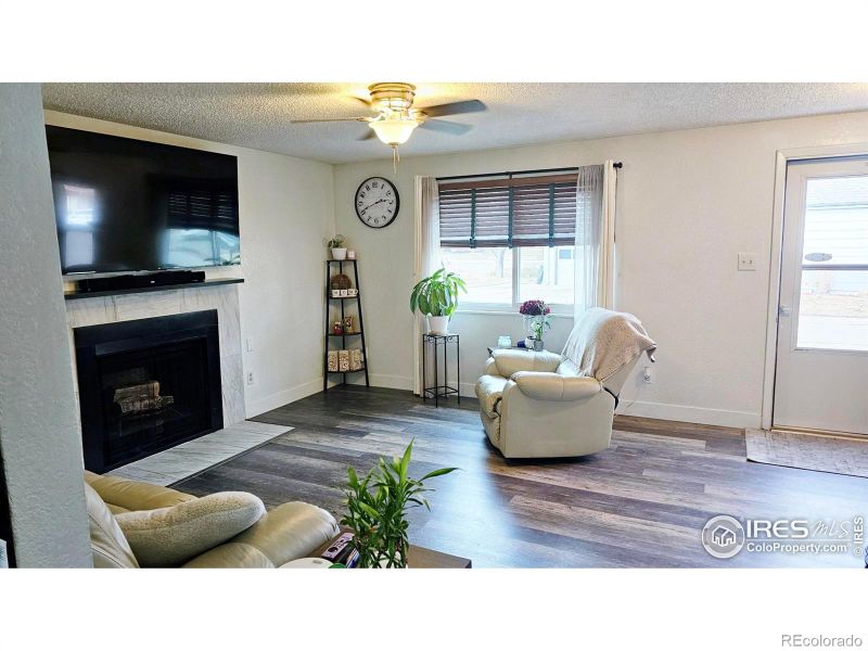 1254 Lanyon Ln, Longmont, CO 80503