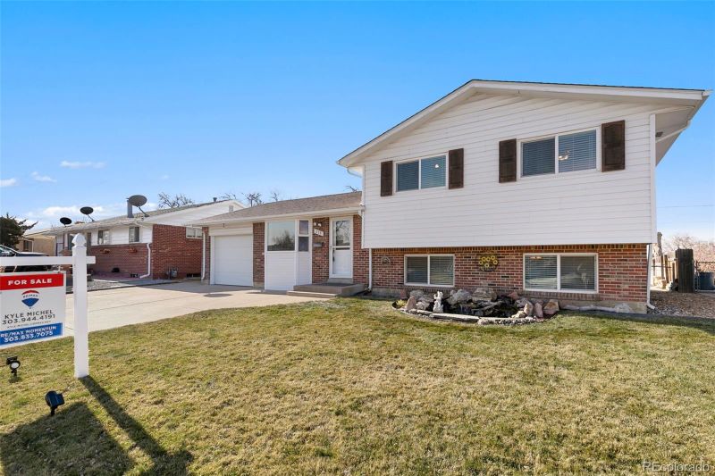 279 N 14th Ave, Brighton, CO 80601