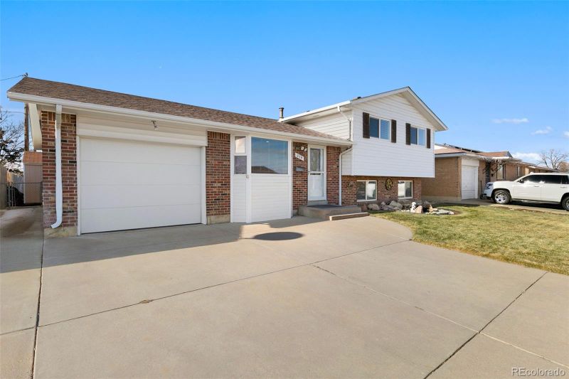 279 N 14th Ave, Brighton, CO 80601
