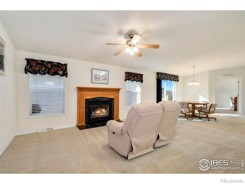 899 Sunchase Dr, Fort Collins, CO 80524