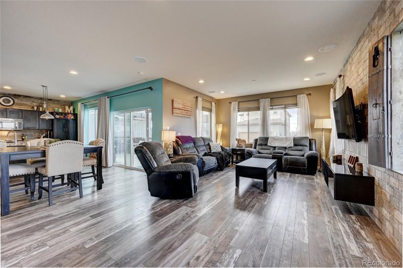 10061 Truckee St, Commerce City, CO 80022