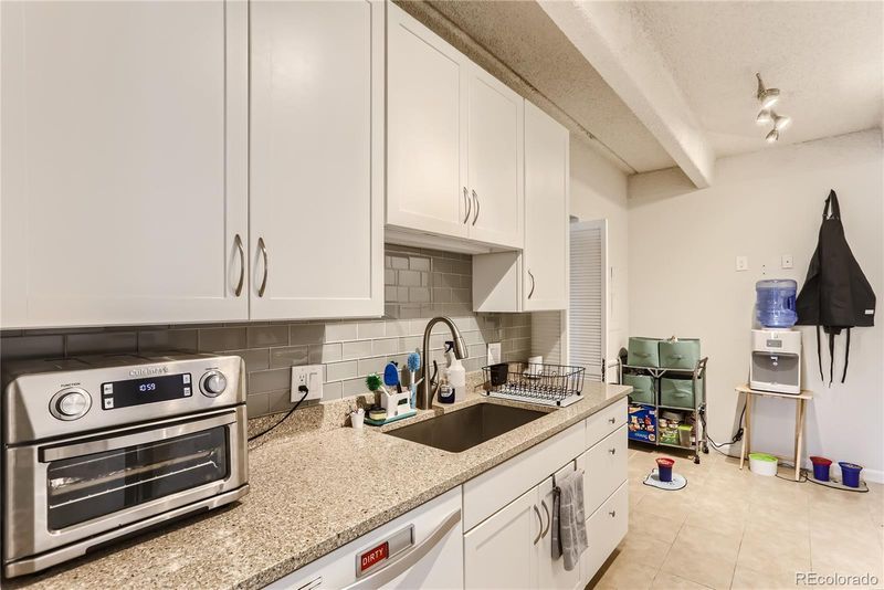 7865 E Mississippi Ave #207, Denver, CO 80247