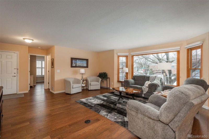 8967 Greenspointe Ln, Highlands Ranch, CO 80130