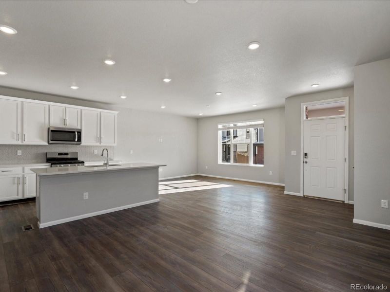 766 North Shawnee St, Aurora, CO 80018