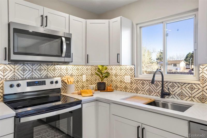 4737 Shadowglen Dr, Colorado Springs, CO 80918