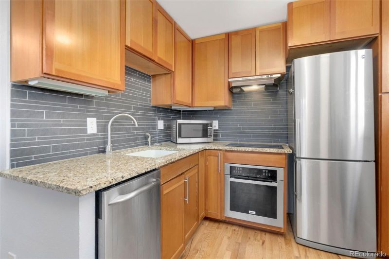 1131 N Lafayette St #305, Denver, CO 80218