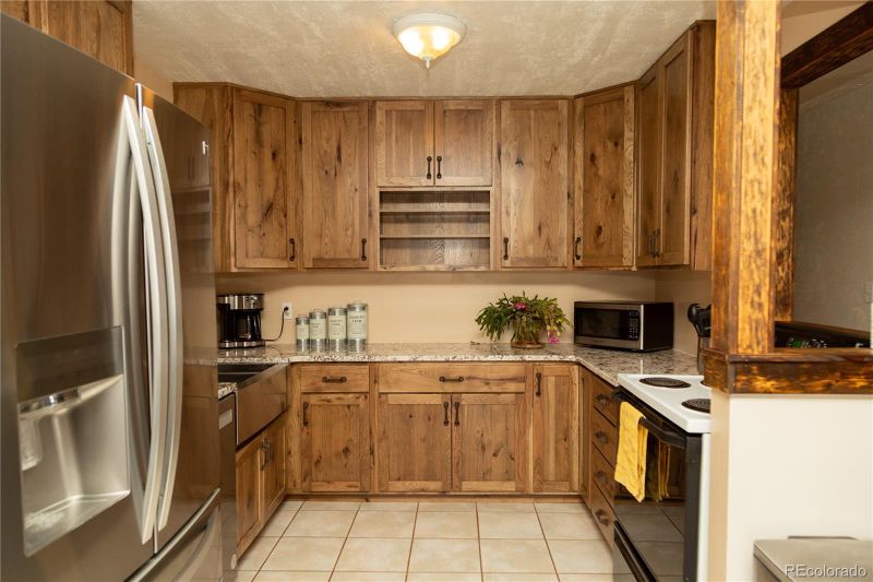 213 Mesa Dr, Creede, CO 81130