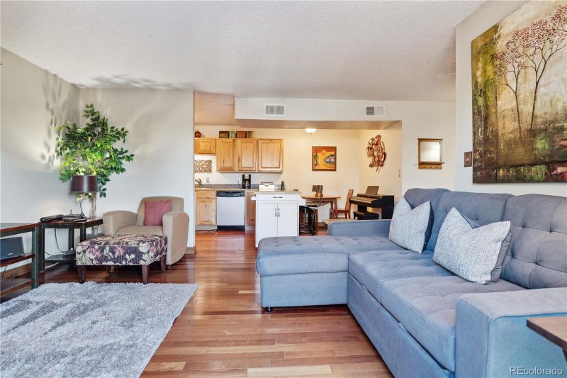 5300 E Cherry Creek South Dr #423, Denver, CO 80246