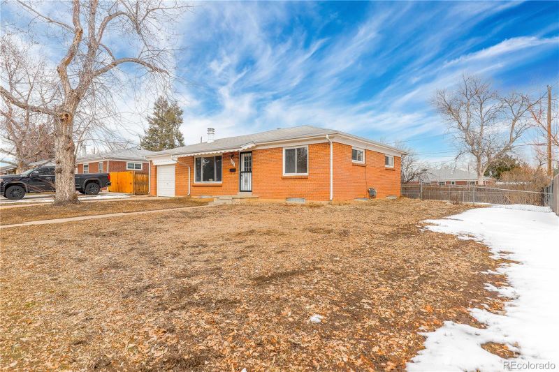 1400 S Zephyr St, Lakewood, CO 80232