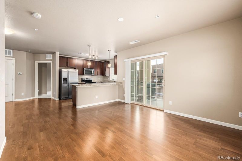 725 Elmhurst Dr #205, Highlands Ranch, CO 80129