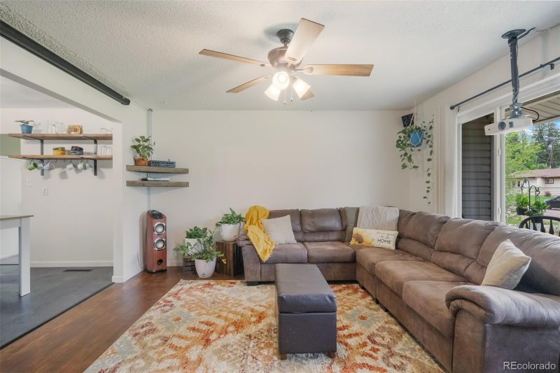 304 Doris Dr, Colorado Springs, CO 80911