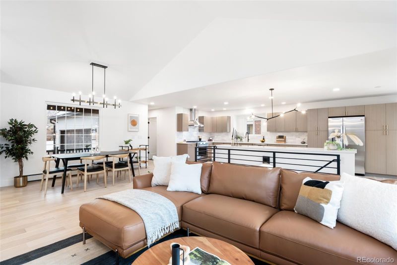2045 Lee St, Lakewood, CO 80215